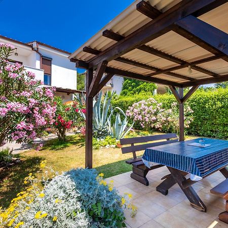 Apartman Kovac Малинска Экстерьер фото